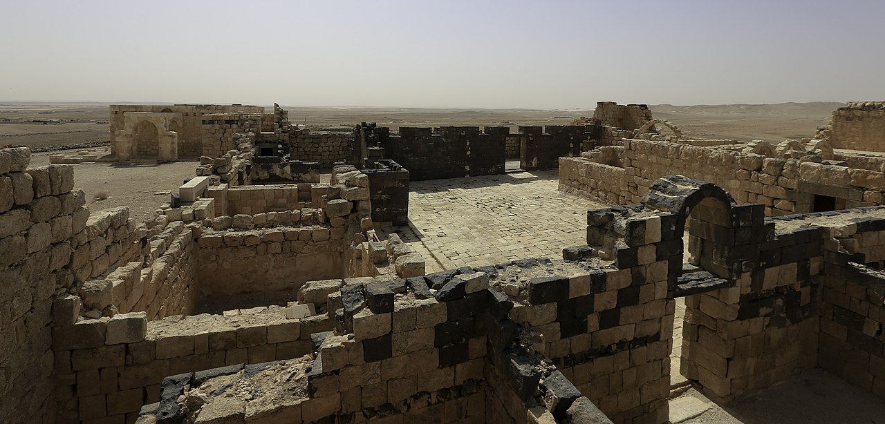 Qasr Al-Hallabat courtyard